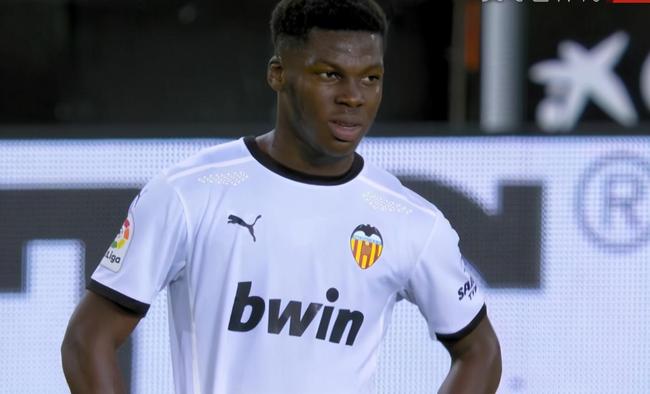 包含集结日瓦伦西亚调整名单以备CBA季后赛，更衣室发声环节打磨，目标明确，资深球员宣示担当的词条