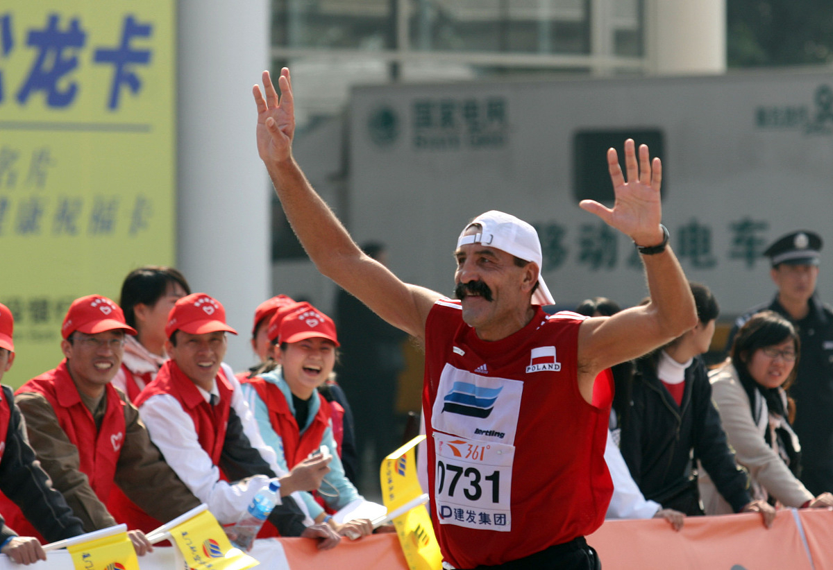 关于上海海港发布备战花絮，冲刺阶段完成体检，欧超杯任务艰巨，临场指挥获称赞的信息